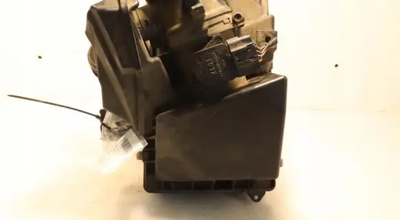 Mazda 3 II Air filter box LFBL13Z02
