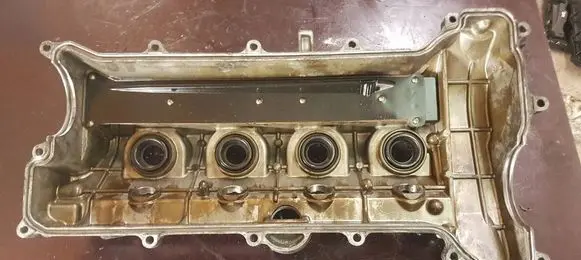 Toyota Avensis T270 Rocker cam cover 0013289 07061232