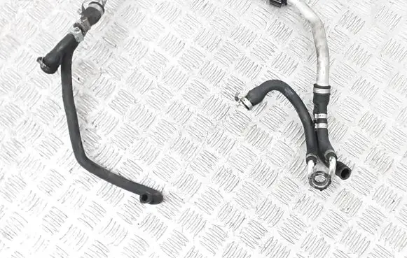 Volvo V70 Engine coolant pipe/hose 30677874 30750495