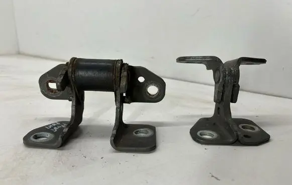 Dodge Charger Front door hinge set 55113660AC 55113664AI