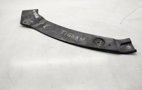 Volkswagen Tiguan Radiator support slam panel bracket 
