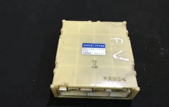 Toyota Avensis Verso Other control units/modules 8865044180 88650-44180