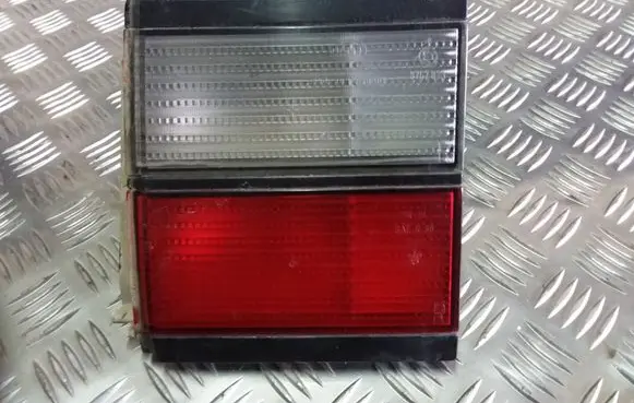 Volkswagen PASSAT B3 Tailgate rear/tail lights 357945108
