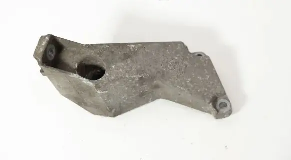 Audi A4 S4 B6 8E 8H Engine mounting bracket 8E0199307A
