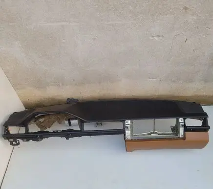 Mercedes-Benz E W124 Dashboard 1246890016 A1246890016