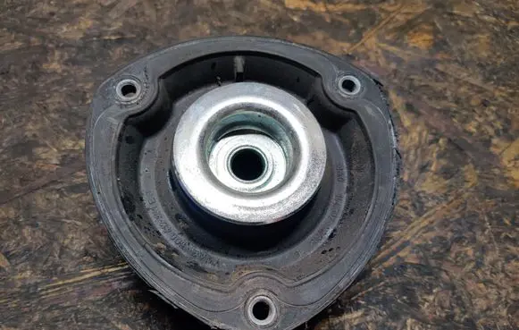 Volkswagen Golf VII Front upper strut mount 5Q0412331E