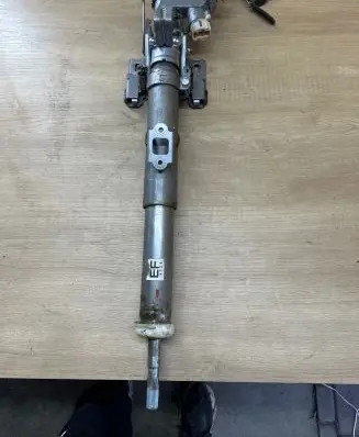 Steering wheel axle set