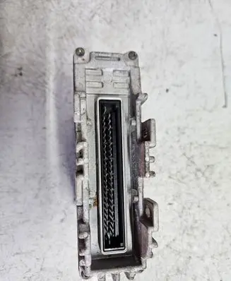 Volkswagen Golf III Engine control unit/module 0261200275 1H0907311A