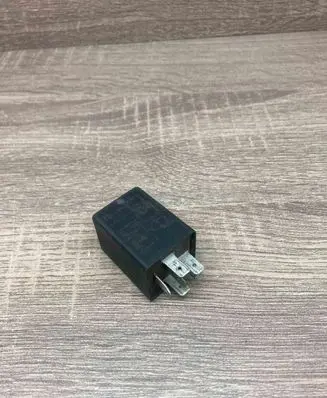 Volkswagen Golf V Other relay 321955531A