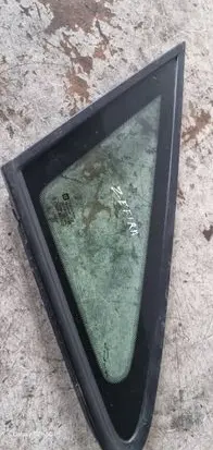 Opel Zafira A Front triangle window/glass 
