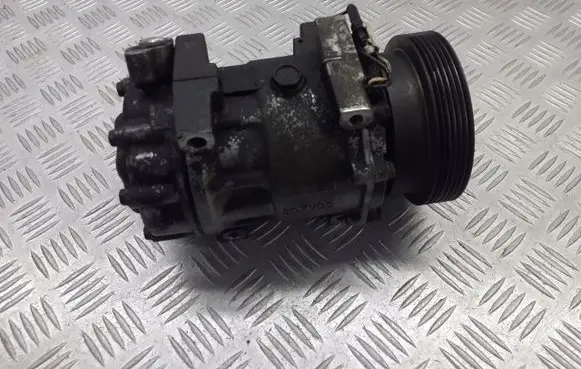 Dacia Sandero Air conditioning (A/C) compressor (pump) 8200866441