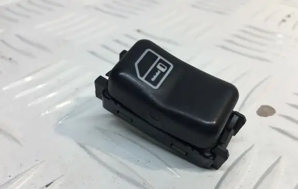 Mercedes-Benz C W202 Central locking switch button 2028203910