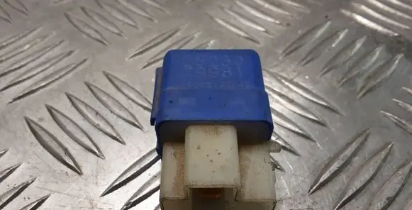 Nissan X-Trail T30 Other relay 2523079981