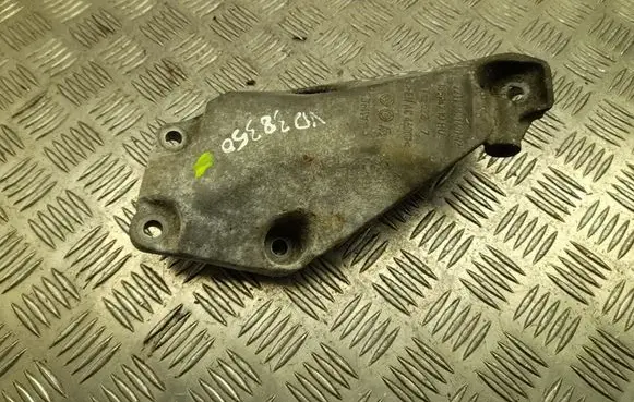 BMW 2 F22 F23 Engine mounting bracket 6861401