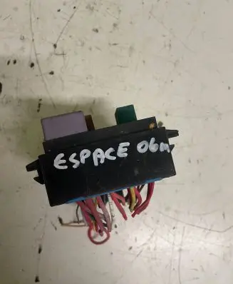 Renault Espace IV Fuse module GCAR115R
