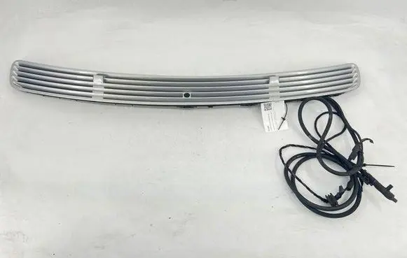 Mercedes-Benz CLK A209 C209 Bonnet/hood grill 2038800205