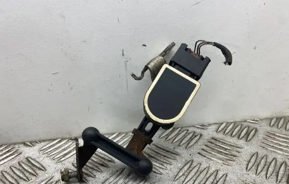Headlight/headlamp level sensor