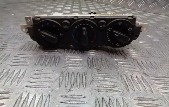 Ford Focus Interior fan control switch 7M5T-19980-AA