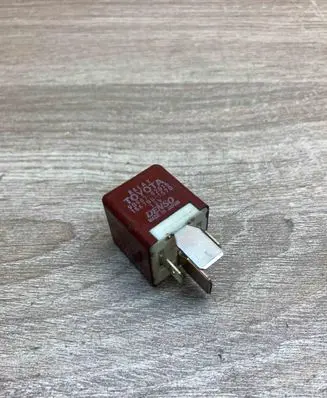 Toyota Avensis T220 Other relay 9098702016 1567001570