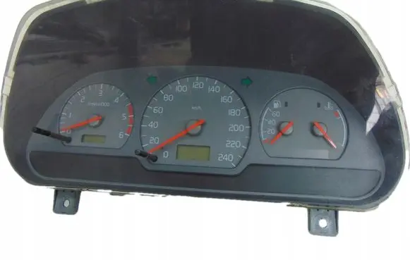 Volvo S40, V40 Speedometer (instrument cluster) 30883040B