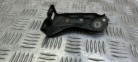 Honda CR-V Fender mounting bracket