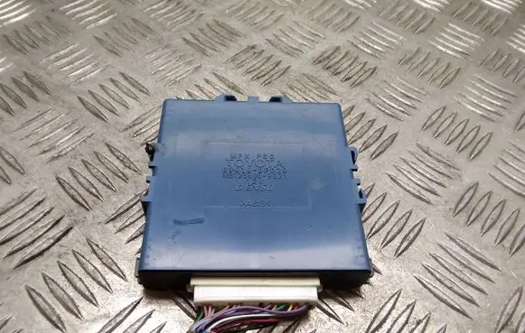 Toyota Corolla Verso AR10 Combustion control unit/module 896180F020 MB1238009021