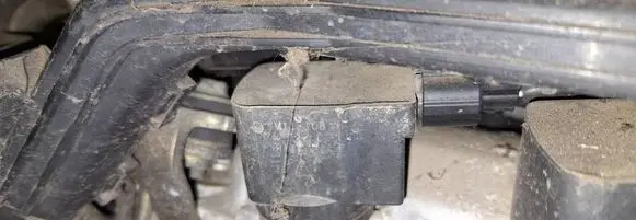 High voltage ignition coil