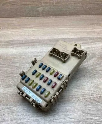 Subaru Forester SF Fuse module 981215