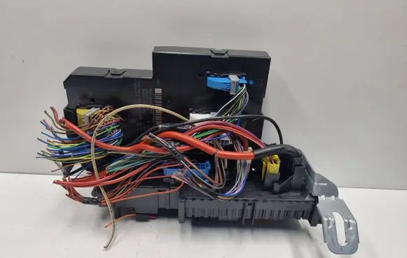 Mercedes-Benz C W204 SAM control unit A2049060305 2049060305