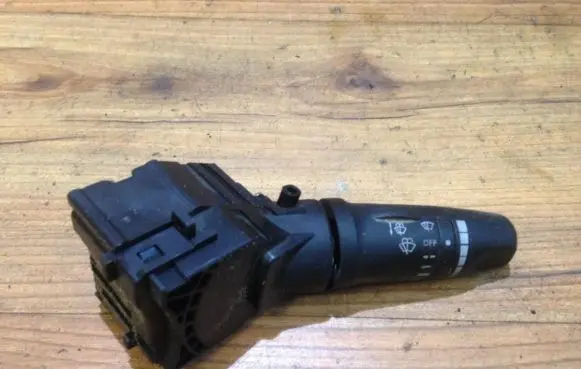 Nissan Almera N16 Wiper control stalk 25260av710 2528
