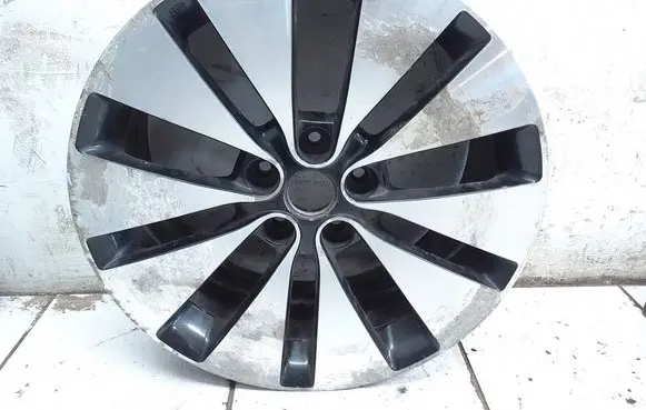 R18 alloy rim