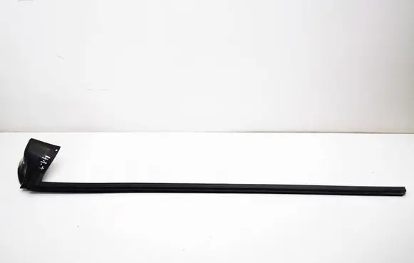 BMW M3 Rubber seal front coupe door window 8194731