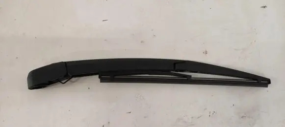 Hyundai Kona I Rear wiper blade arm 