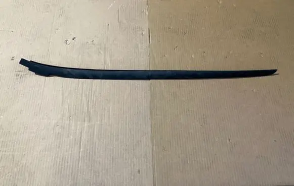 BMW M4 F82 F83 Windshield trim 7296009