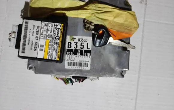 Mazda Demio Engine control unit/module B35E18881D