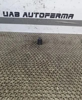 Nissan Qashqai USB socket connector 795405004