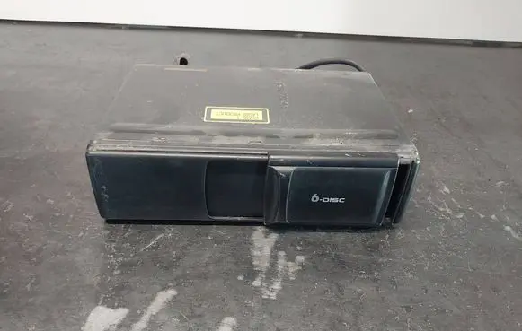 Audi A6 S6 C5 4B CD/DVD changer 4B0035111
