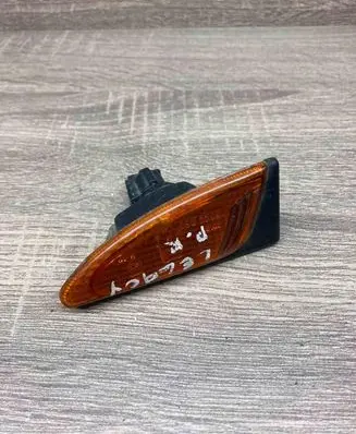 Subaru Legacy Front fender indicator light 220902