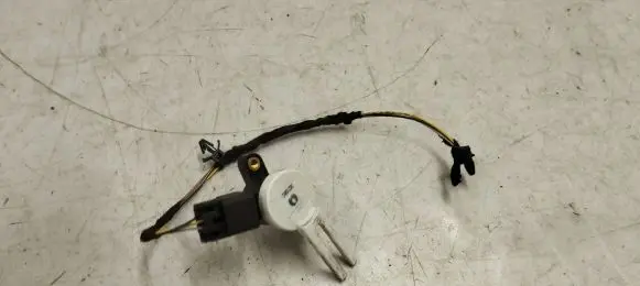 Opel Astra J Clutch pedal sensor 25889337