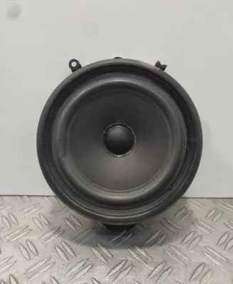 Audi A4 S4 B7 8E 8H Front door speaker 8E0035411 1377125