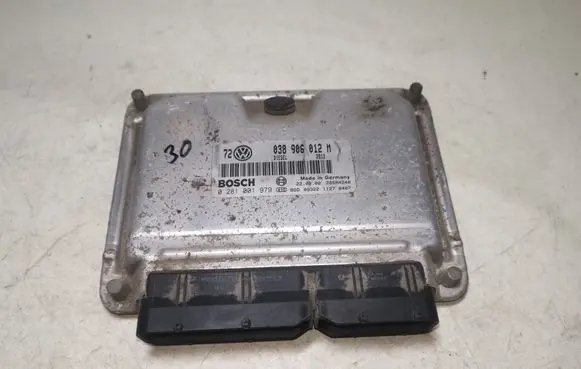 Volkswagen Golf IV Engine control unit/module 0281001979 038906012M