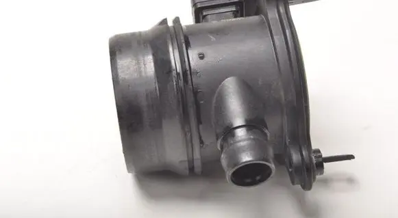 BMW 1 F20 F21 Electric throttle body valve 7638457