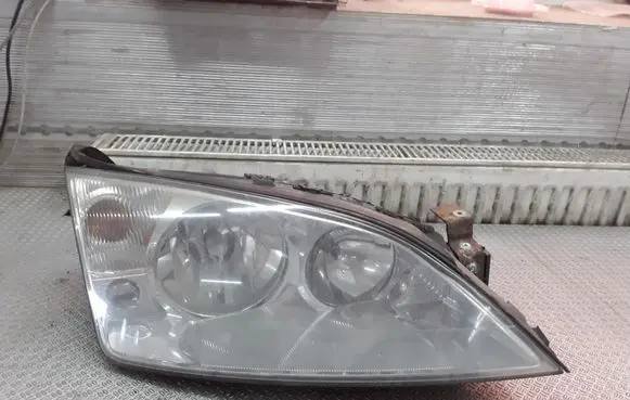 Ford Mondeo Mk III Headlight/headlamp 1S7113005AL