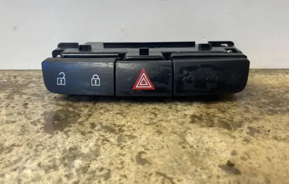 Opel Insignia A Hazard light switch 13324594