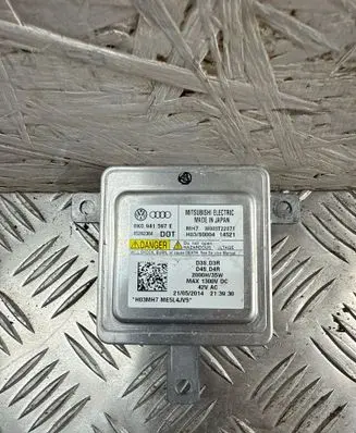 Volkswagen Tiguan Headlight ballast module Xenon 8K0941597E 05262364