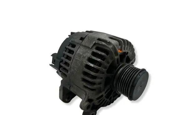 Volkswagen PASSAT B6 Generator/alternator 06F903023C