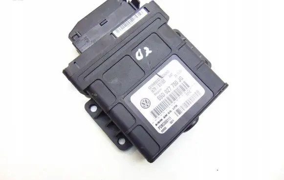 Audi Q7 4M Transfer box differential control unit 09D927750JG