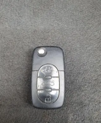 Audi A6 S6 C5 4B Ignition key/card 4D0837231A