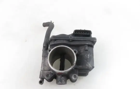 Mazda 5 Throttle body valve RF7J136B0C