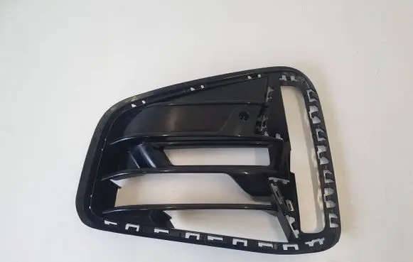 BMW 4 G22 G23 G24 G26 Front bumper lower grill 8076731